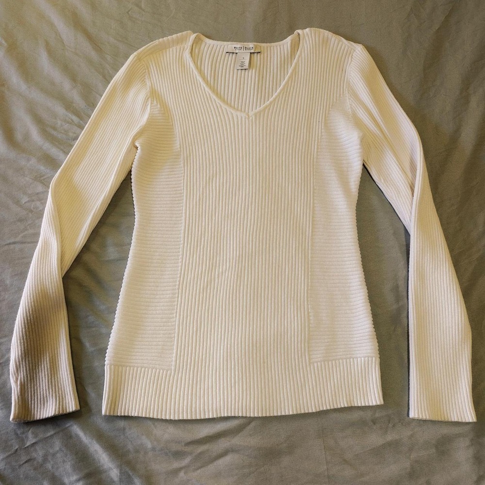 White House Black Market Cream Ribbed V-Neck Sweater Long Sleeve Small
